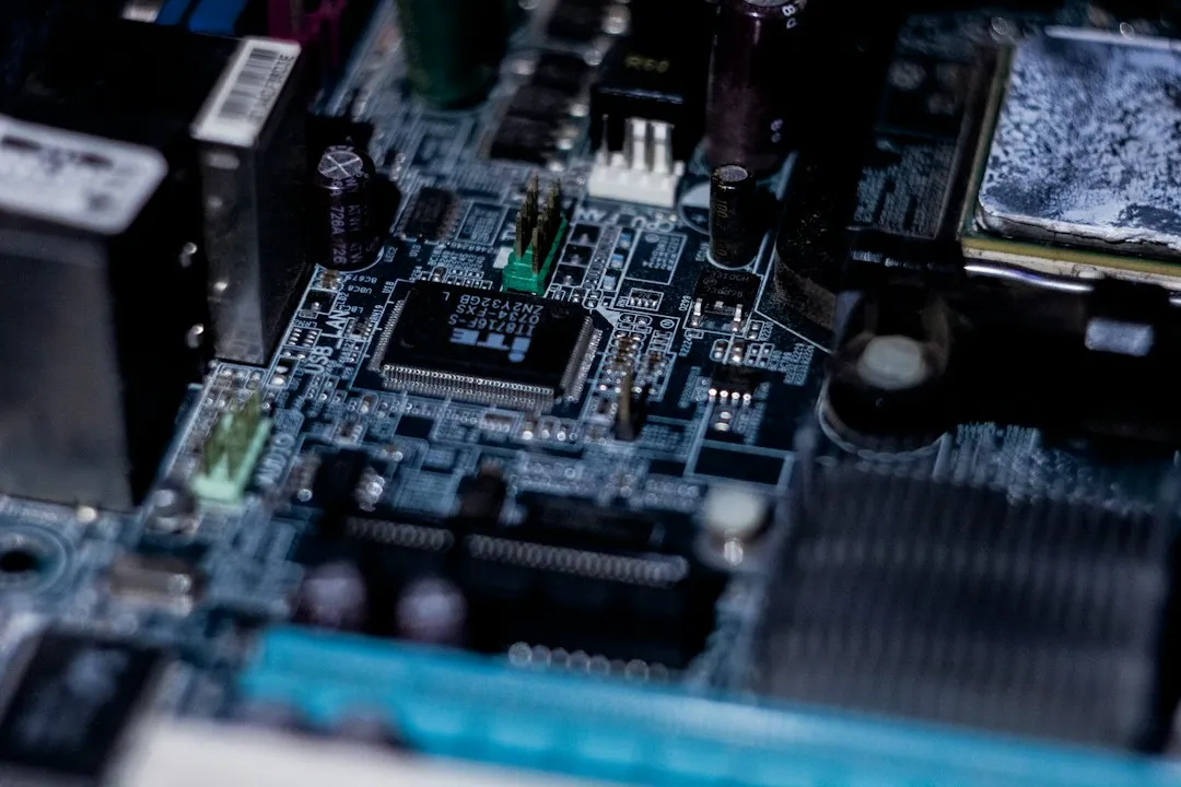 活动主视觉设计与舞台背景材质选择对品牌调性的影响分析